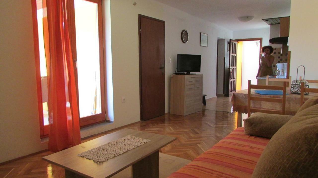 Apartmani Petunia Fazana Exterior photo
