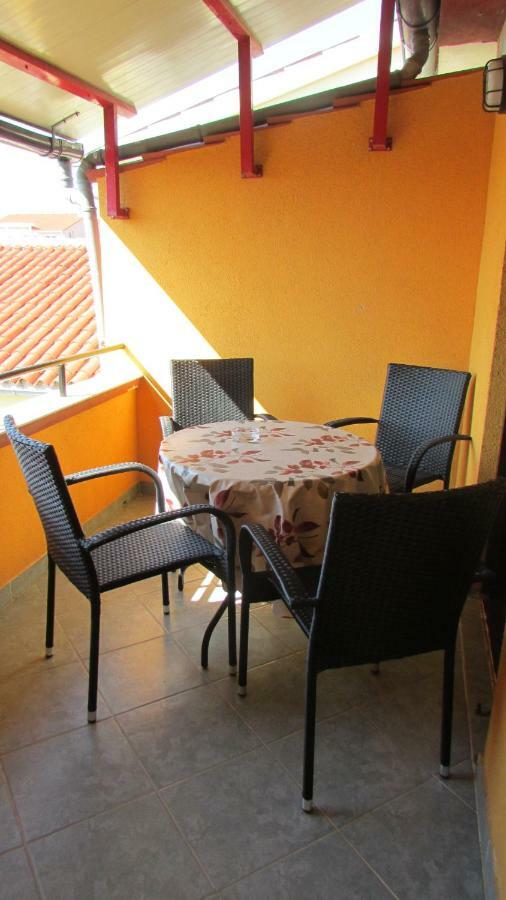 Apartmani Petunia Fazana Exterior photo